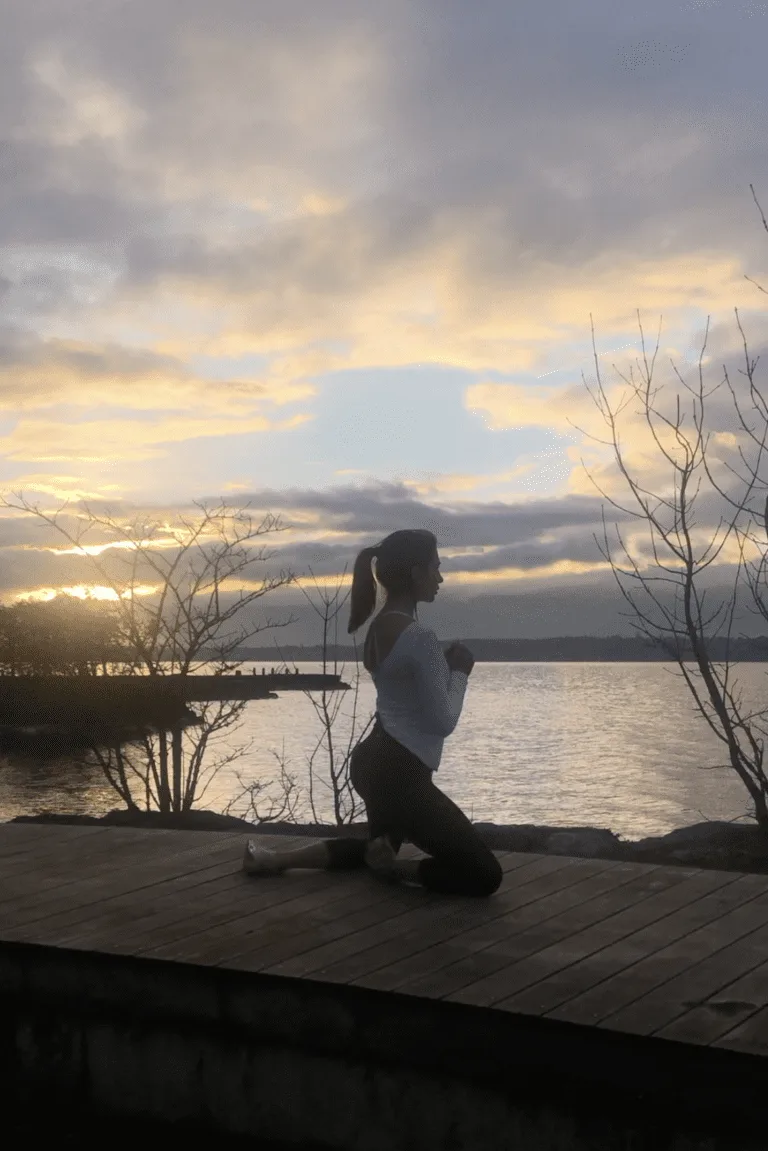 Marie Trapezaroff Yoga au lac Léman