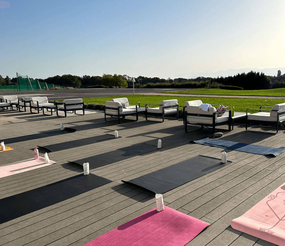 Préparation dune retraite féminine près de Genève