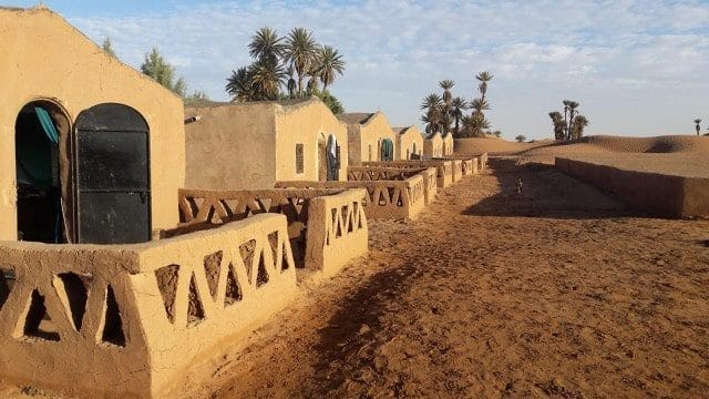 Trek dans le désert marocain avec Marie Trapezaroff   Coach Sportif à Genève   Bivouac fixe  Marie Trapezaroff   Coach Sportive et Pilates à Genève